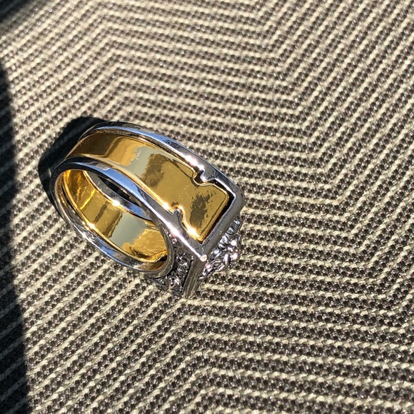 Ring - Picture 2 of 6